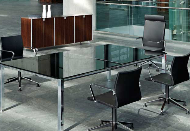 mesas de cristal para salas de reuniones