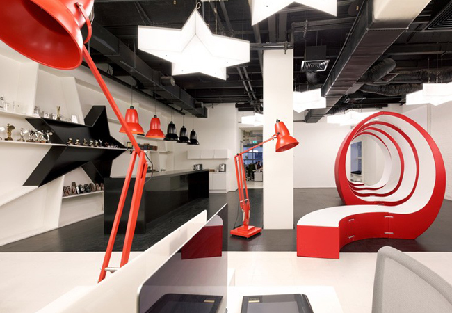 Decoración oficinas de publicidad Leo Burnett