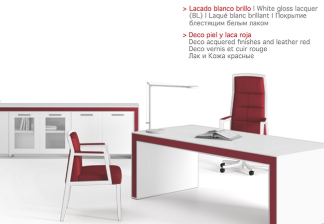 mesa de oficina belesa en blanco