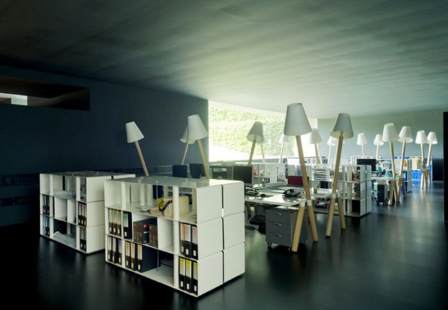 dentro de la oficinas underground