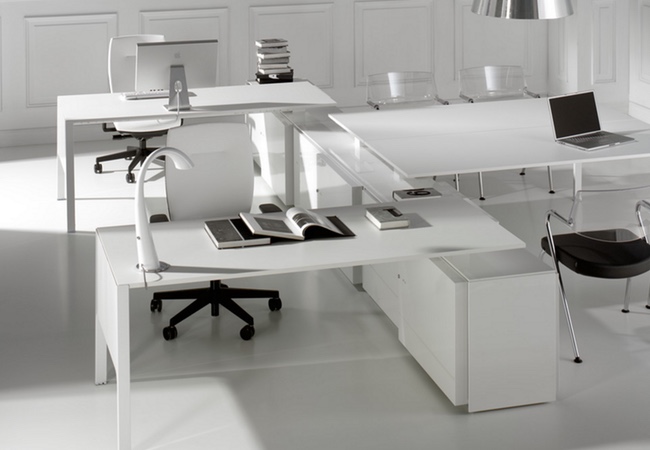 mesas de oficina en blanco lance