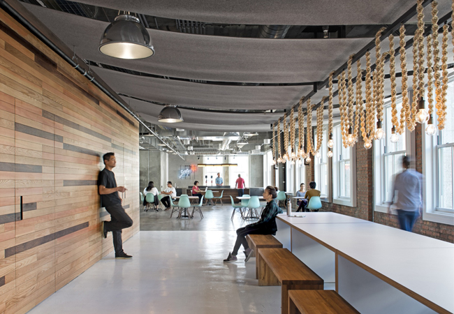 Oficinas industriales estilo nórdico
