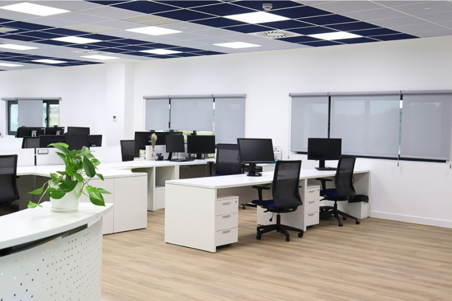 zona de trabajo de nueva oficina en Alcalá de Henares
