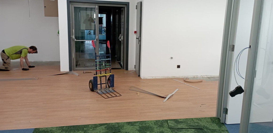 Coworking obra proceso de construcción de espacio de oficina en Madrid
