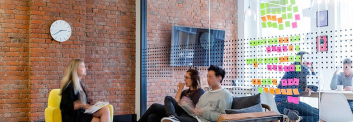 Diferenciar zonas en la oficina de forma adecuada ayuda a optimizarla