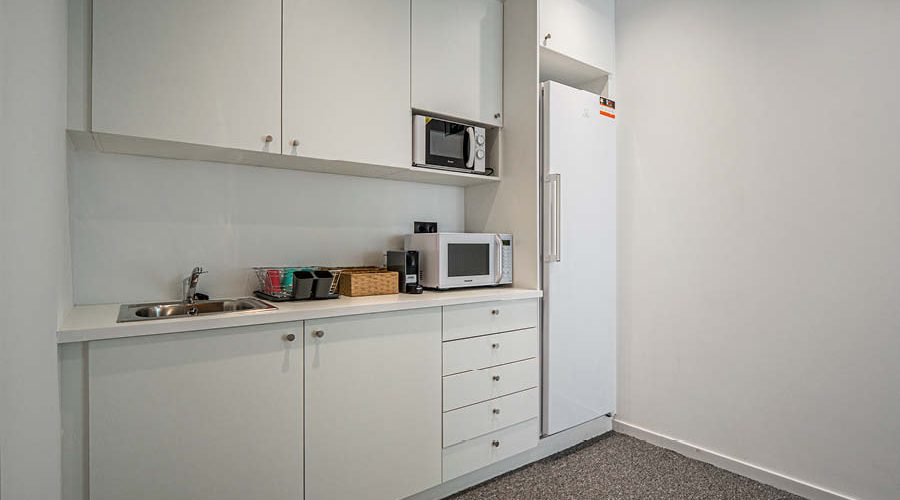 Office de madera, carpintería a medida, fabricación de piezas especiales para oficina y Sistema de ventilación y climatización en Espacio de trabajo