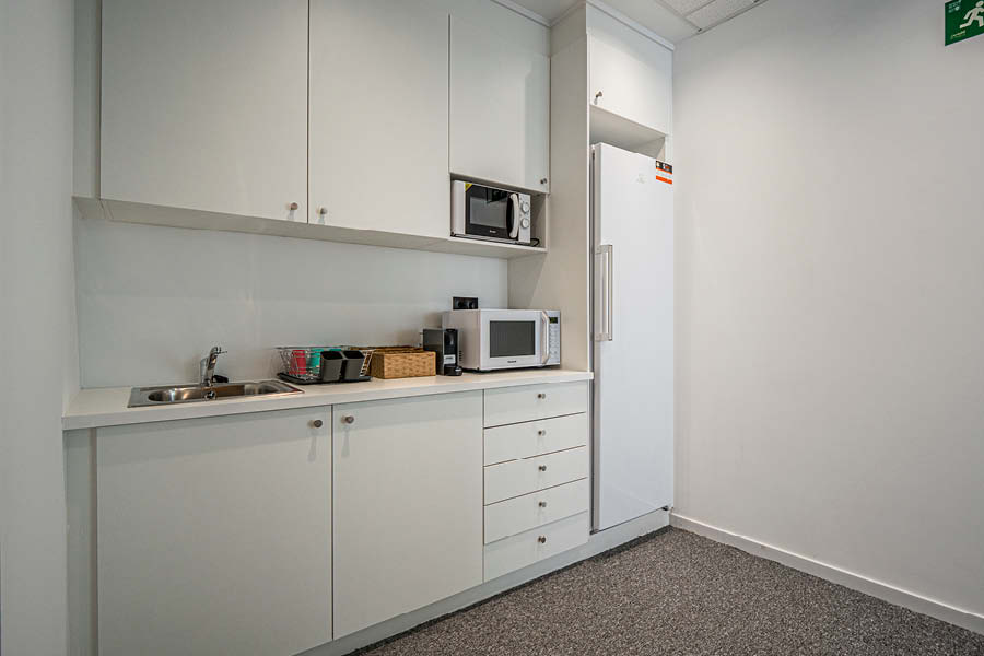 Office de madera, carpintería a medida, fabricación de piezas especiales para oficina y Sistema de ventilación y climatización en Espacio de trabajo
