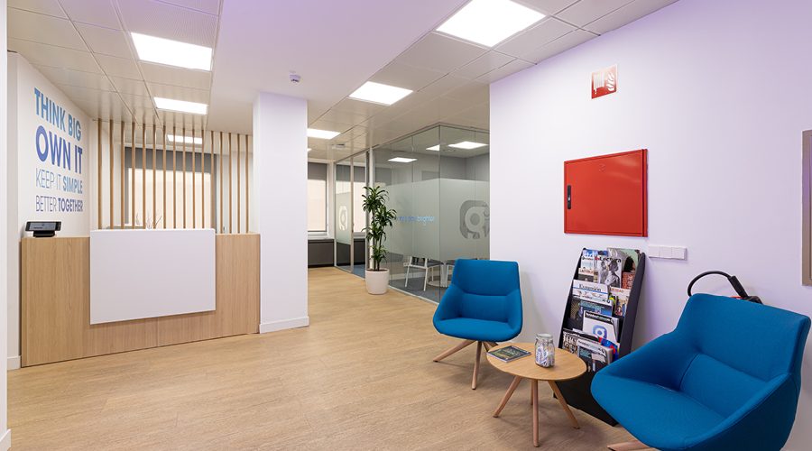 recepción de oficina reformada