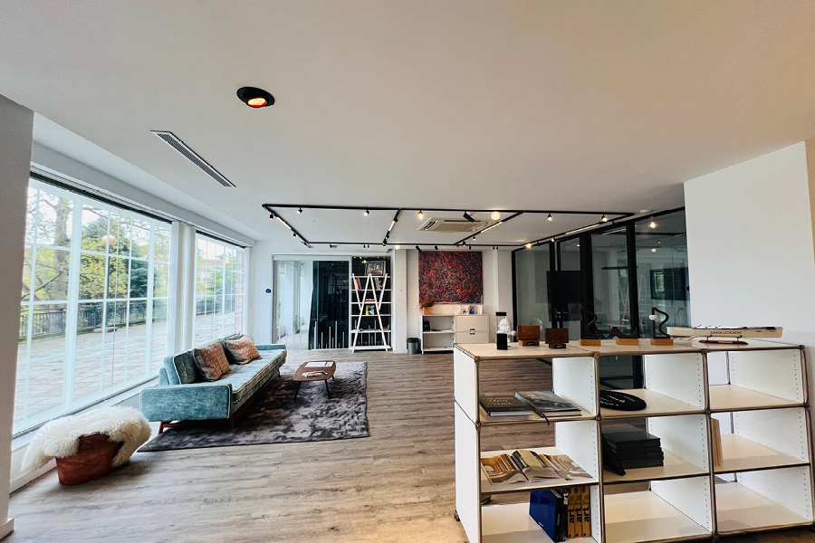 zona de espera a medida con equipamiento mobiliario y elementos decorativos en A Coruña