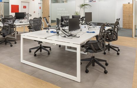 Diseño, obra, y equipamiento de oficina en Madrid