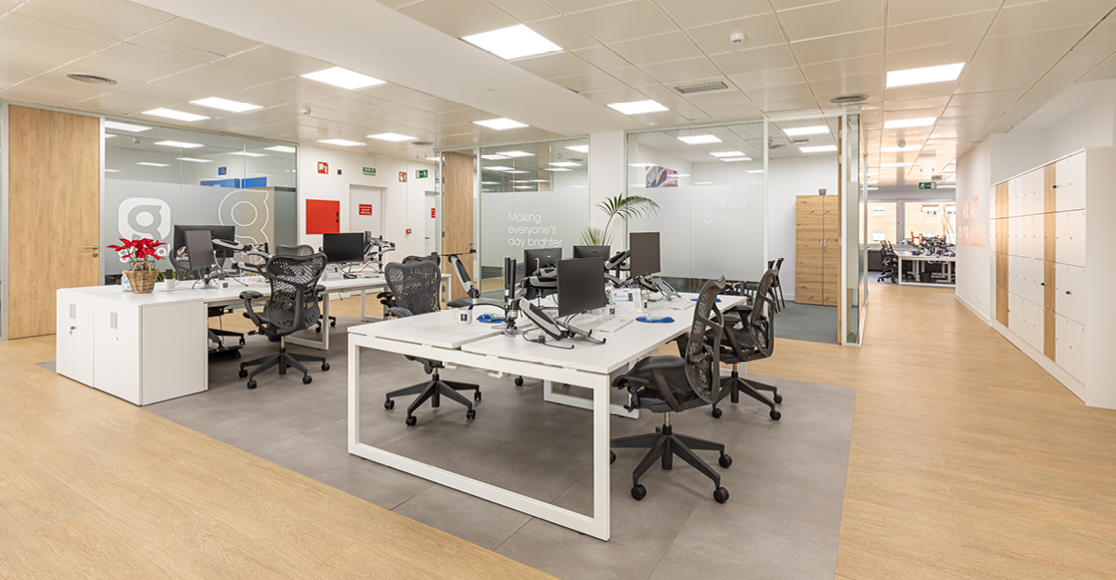Diseño, obra, y equipamiento de oficina en Madrid