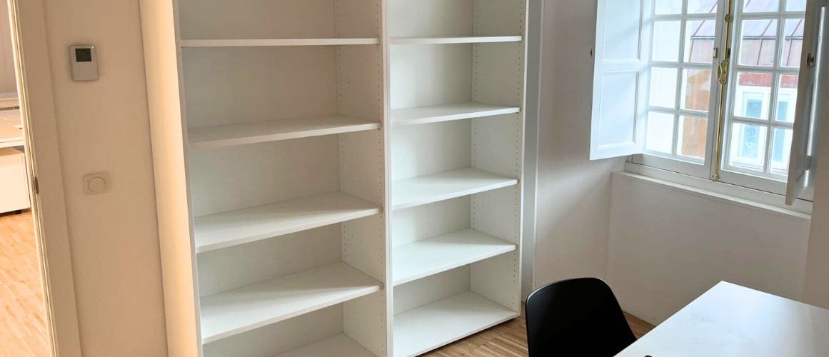Equipamiento estándar para proyecto de reforma de oficina en Galicia