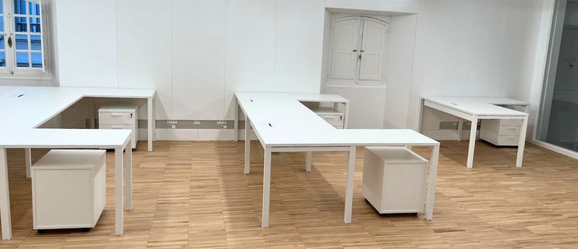 Equipamiento estándar para proyecto de reforma de oficina en Galicia