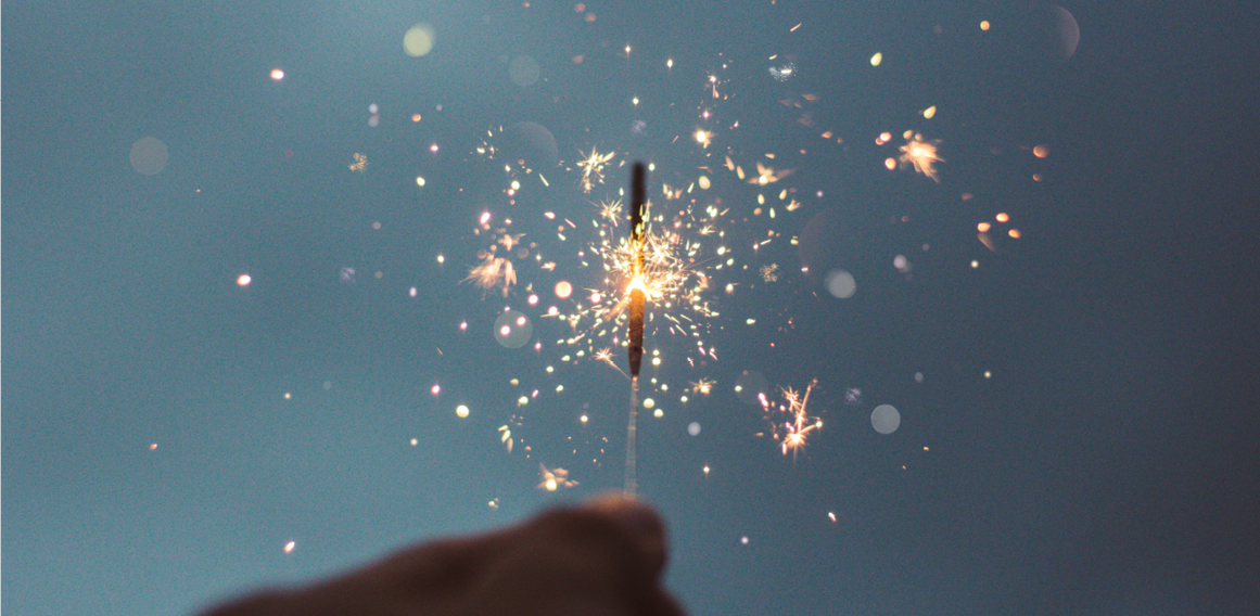 Solida_EDIT10_Feliz año nuevo navidad bengala con estrellas y chispas de celebracion
