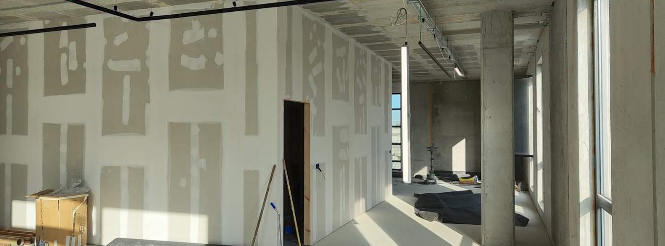Proceso de reforma de oficina mediante proyecto de diseño y obra