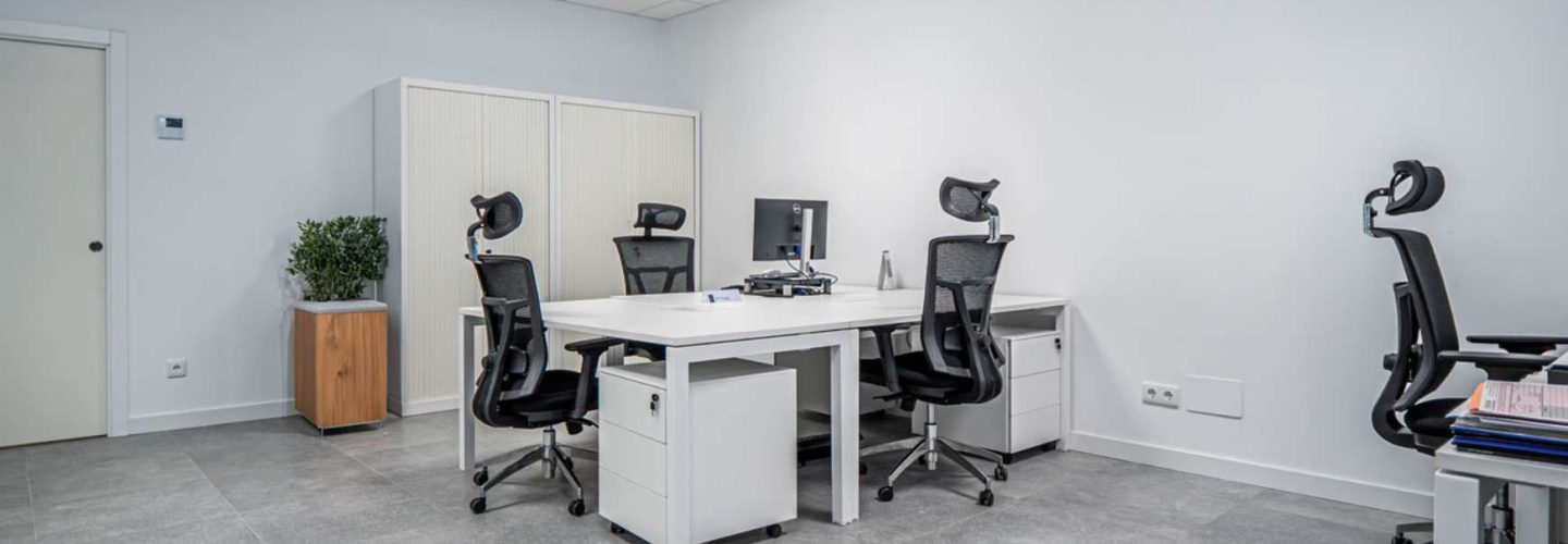 Open space y zona de trabajo operativo en oficina en Valladolid