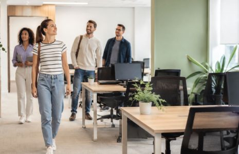 Por qué agosto es el mejor mes para reformar tu oficina (y cómo planificarlo en 4 pasos)