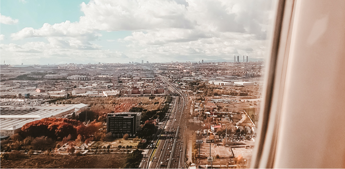 Solida_Post 21_9 Unsplash_Madrid desde un avión zona tecnologica Madbit reforma de oficinas