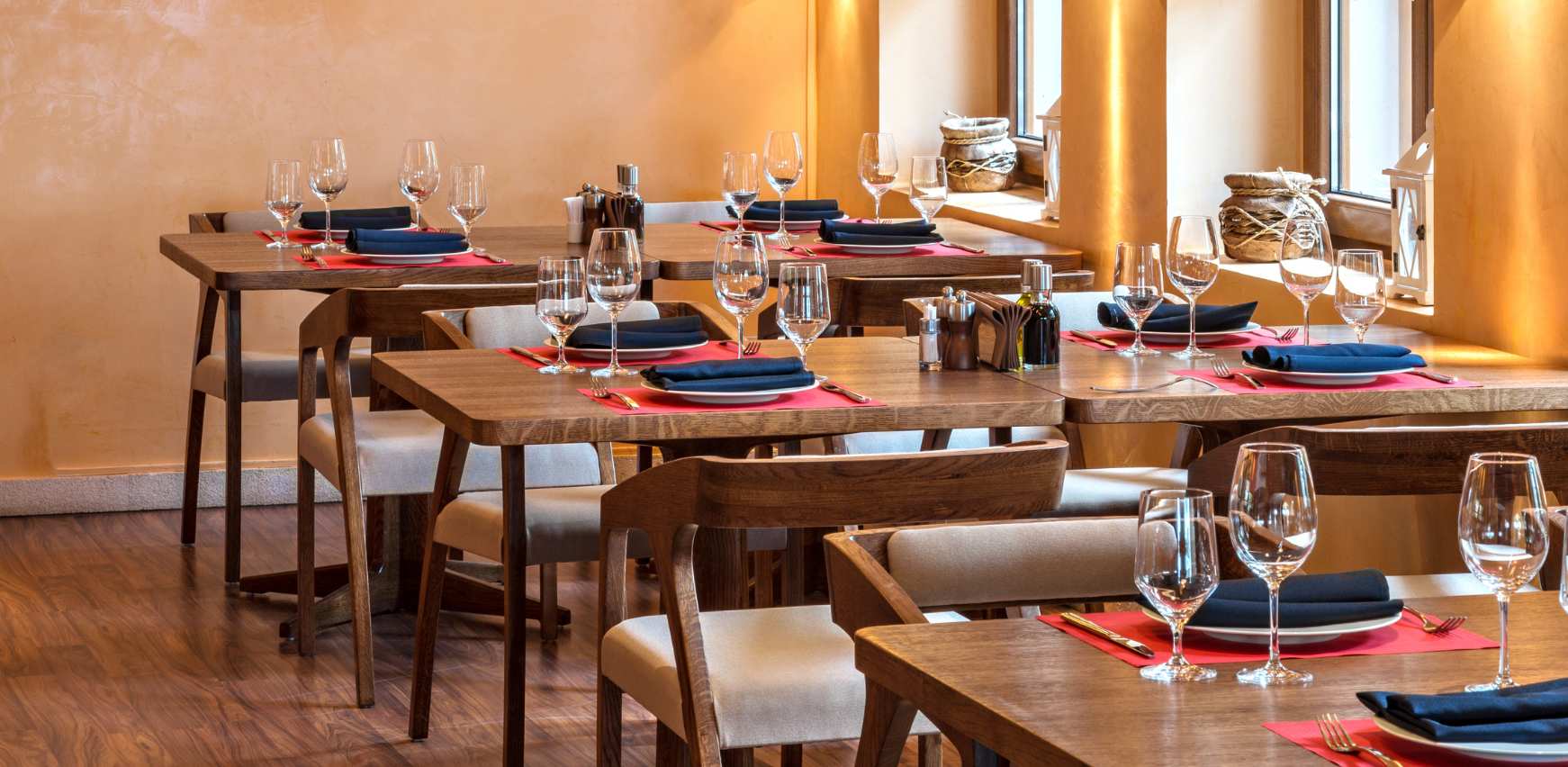 Restaurante moderno tras proyecto de reforma de local