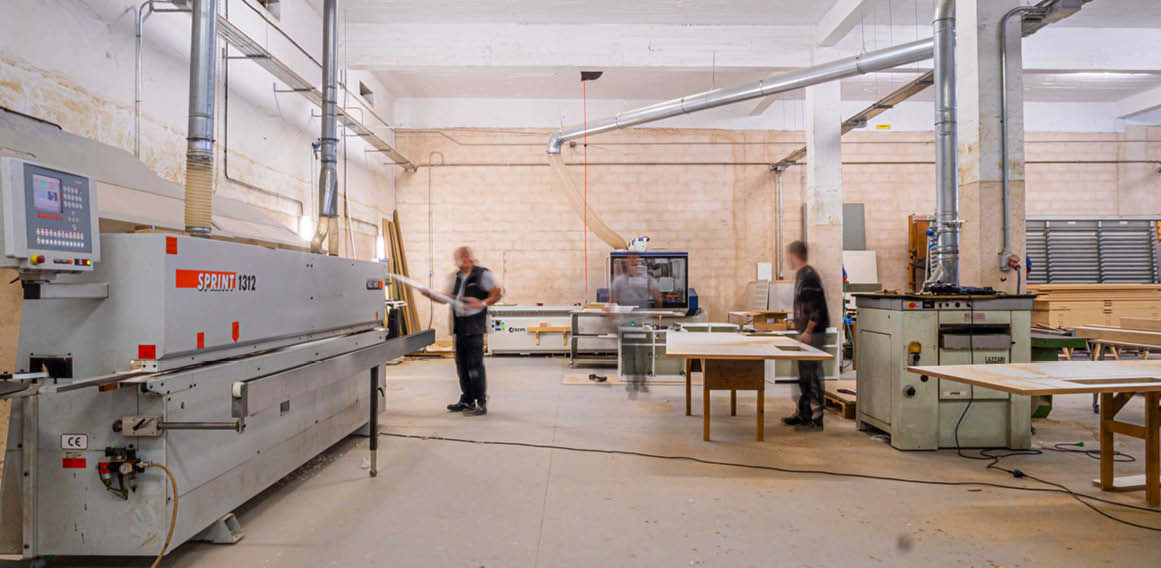 Nuestro taller de carpintería a medida es capaz de trabajar con todo tipo de soportes y acabados para lograr el resultado deseado por nuestros clientes.