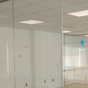 Sistema de compartimentación acristalado