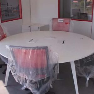 Acondicionamiento de entreplanta para uso administrativo dentro de una nave industrial
