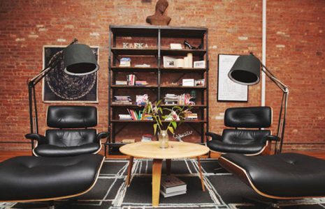 Decore su oficina con ladrillos
