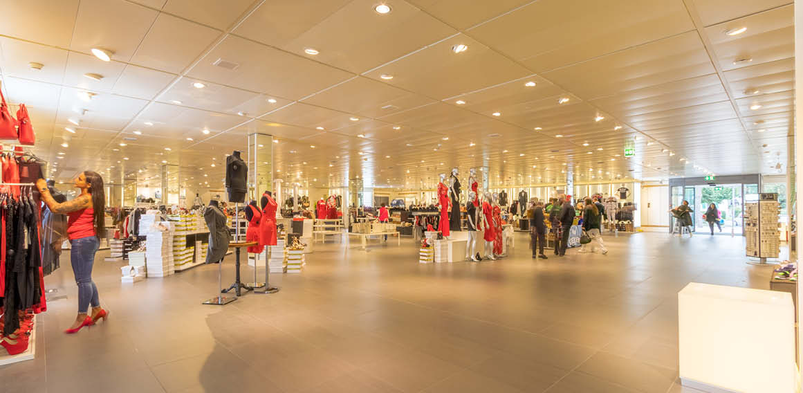 espacio de compra retail y tienda de moda