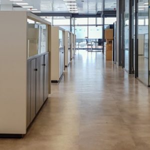Equipamiento integral de oficina y estudio de distribución