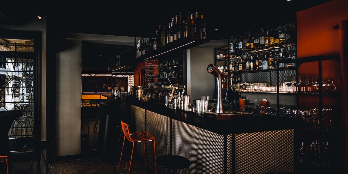 Reforma integral, diseño y mobiliario de Cocktail Bar en A Coruña