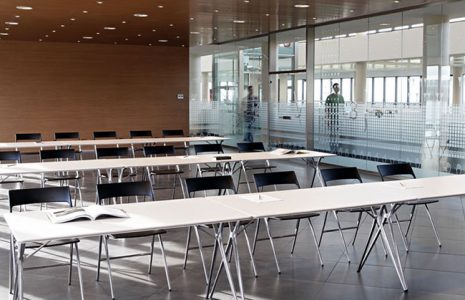 Mobiliario ideal para espacios didácticos y de formación