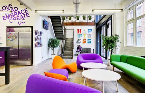 3 oficinas impresionantes de empresas del sector turístico