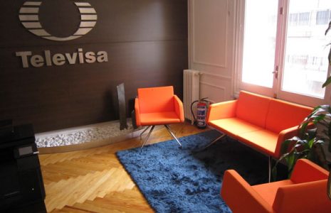 Televisa decora sus nuevas oficinas en España con mobiliario de Equipamiento Integral