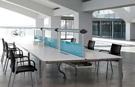 Mesas de oficina Vital: Líneas rectas y sencillas para la decoración moderna de oficinas