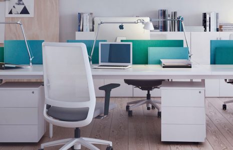 Elija el mejor separador de puestos para su oficina