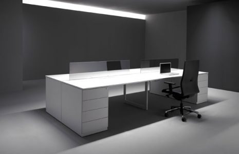 Véktor System, un completo conjunto de soluciones en mesas de oficina de dirección y operativas.